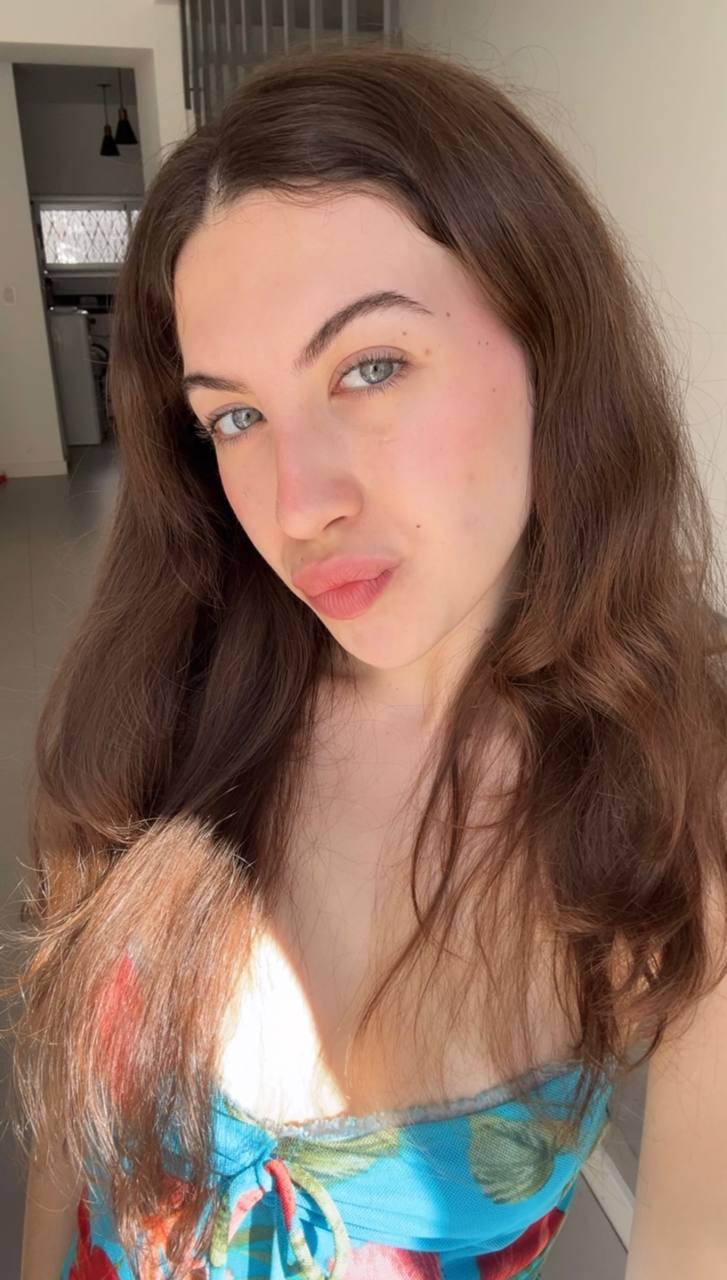 Nude girl Amber in Hamamatsu