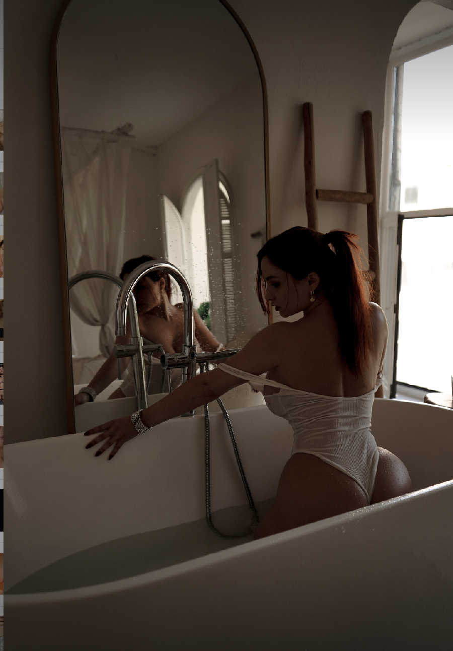 A playful frame from Miranda Faith nude — online in Hamamatsu