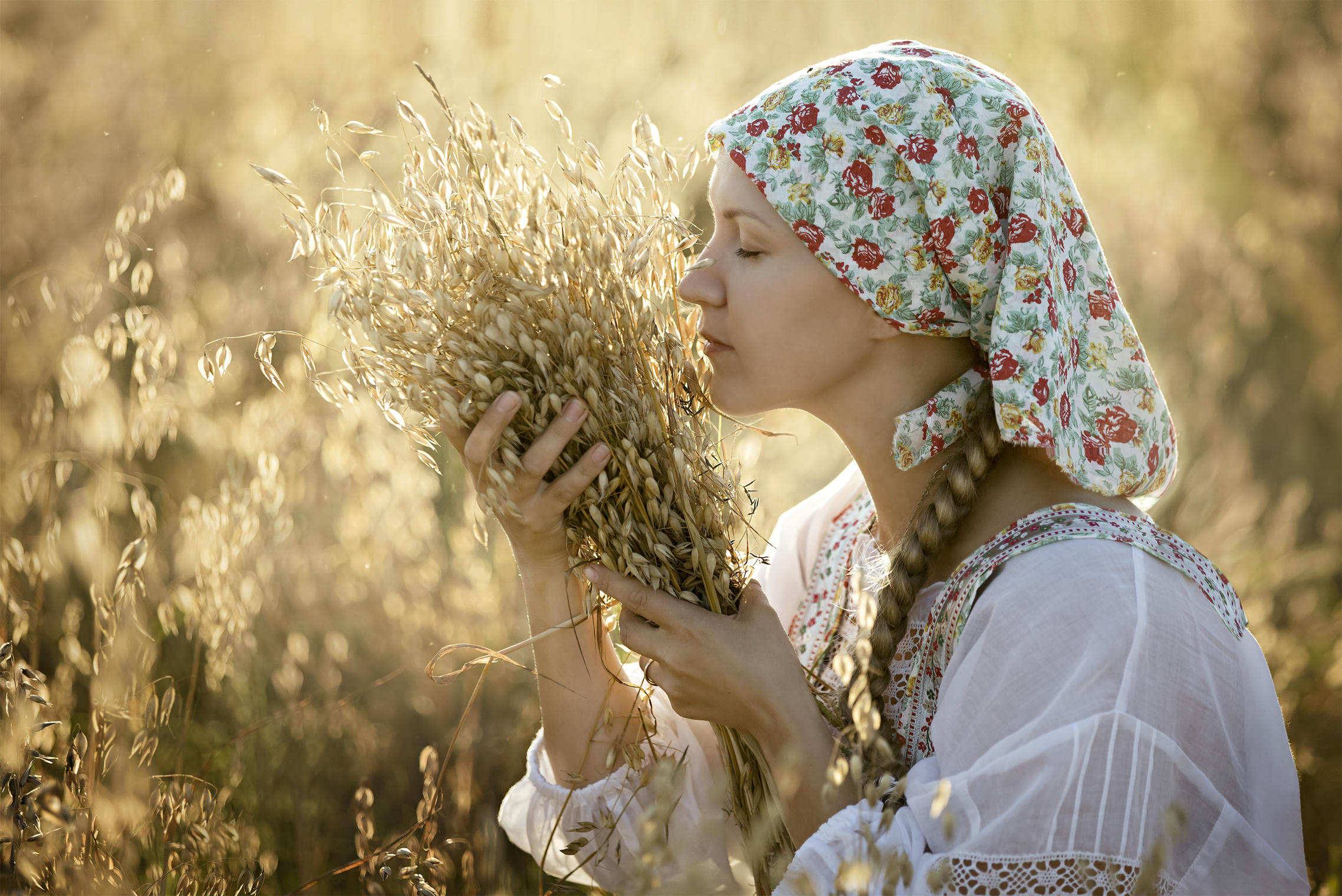 Photo Women in Slavic costumes in Hamamatsu