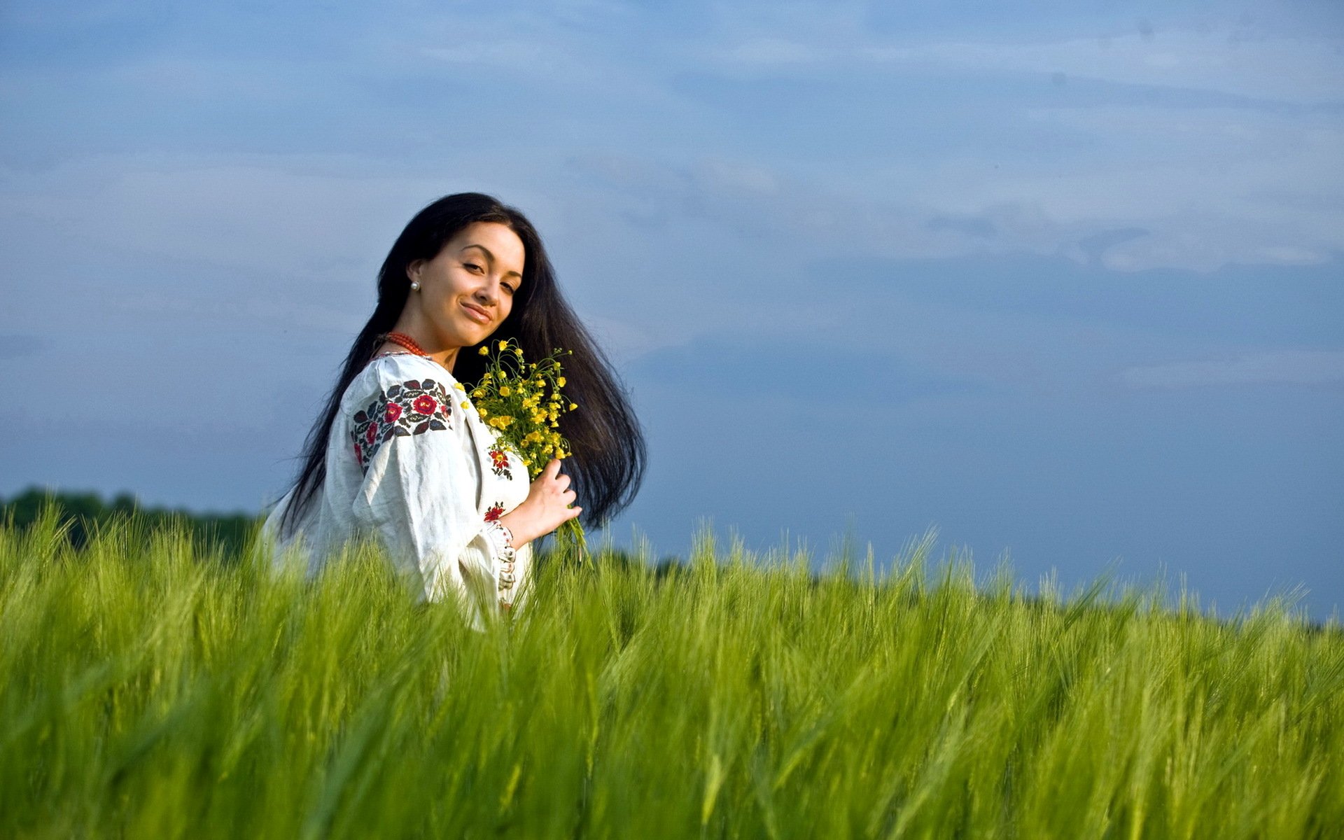 Girls in Slavic costumes in Hamamatsu