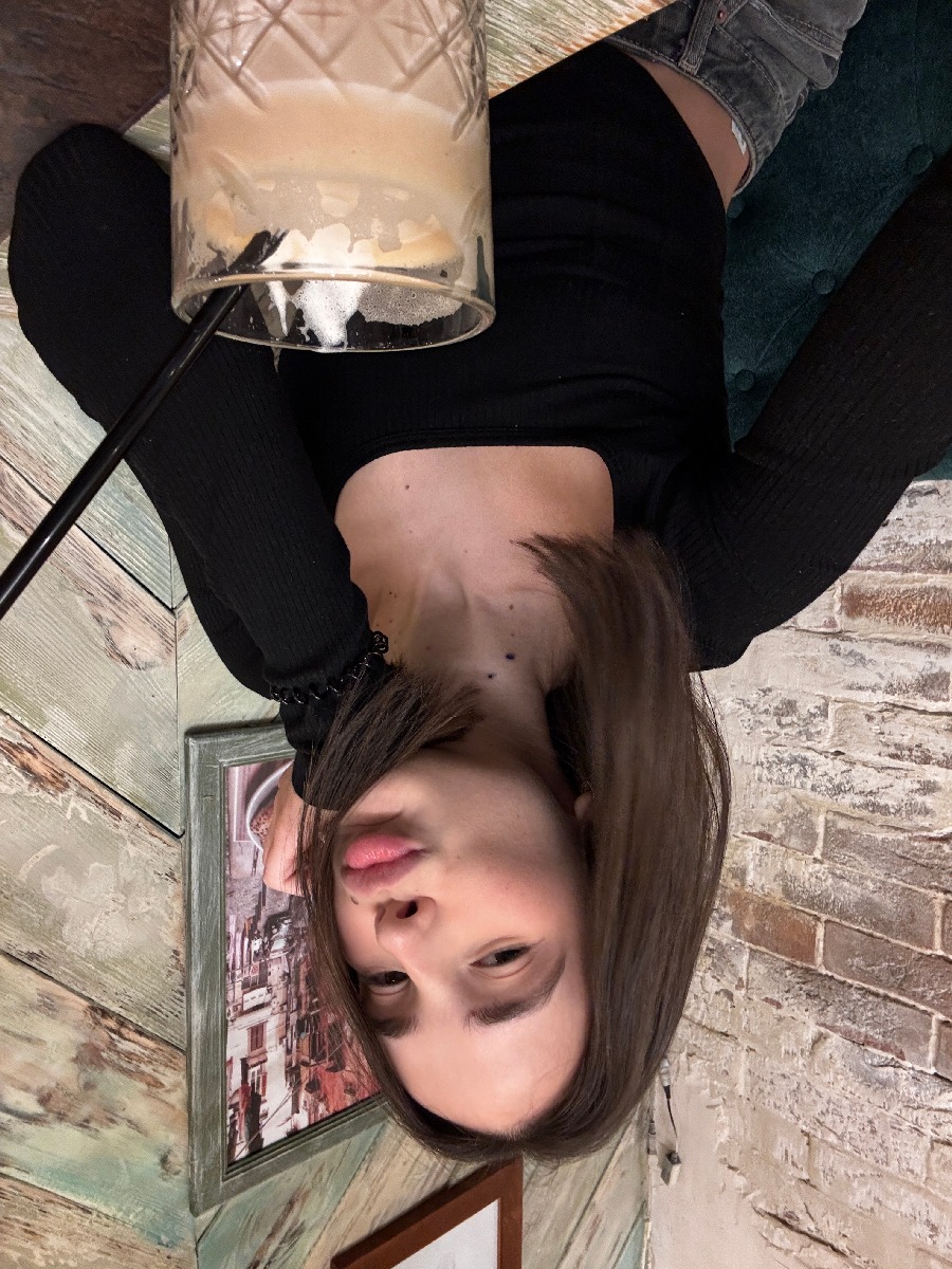 Fresh photos, fresh mood — Tina online in Hamamatsu